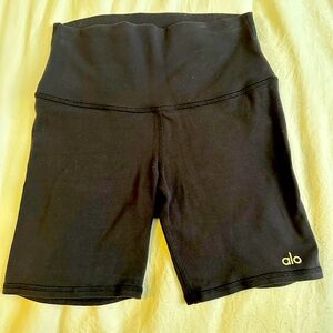 Black Alo Biker Shorts. XS (0-2)